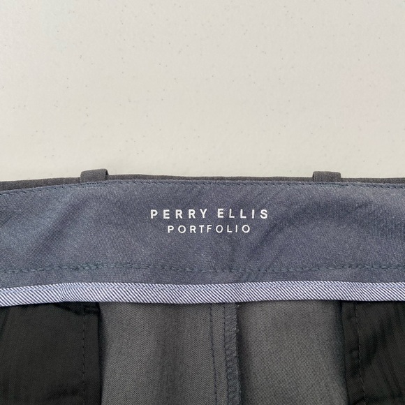 EUC | Perry Ellis men’s gray flat front modern fit dress pants size 34x30 - Picture 6 of 7